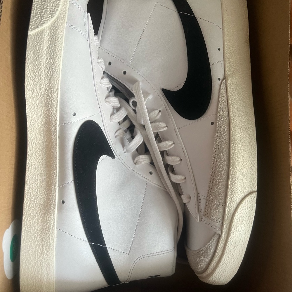Nike Blazer Mid '77 Vintage Sneakers in White and Black Size 13 Men/14.5 women